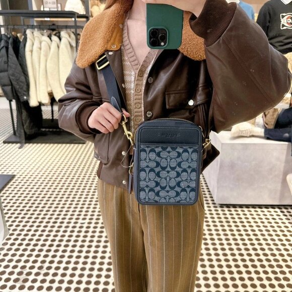 Coach CG996 Sullivan Crossbody In Signature Chambray IN Denim - Picture 1 of 9